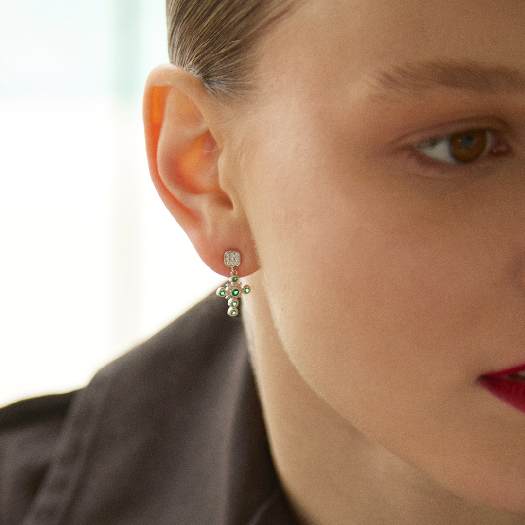 ORECCHINO PIERCING NIRA CROSS