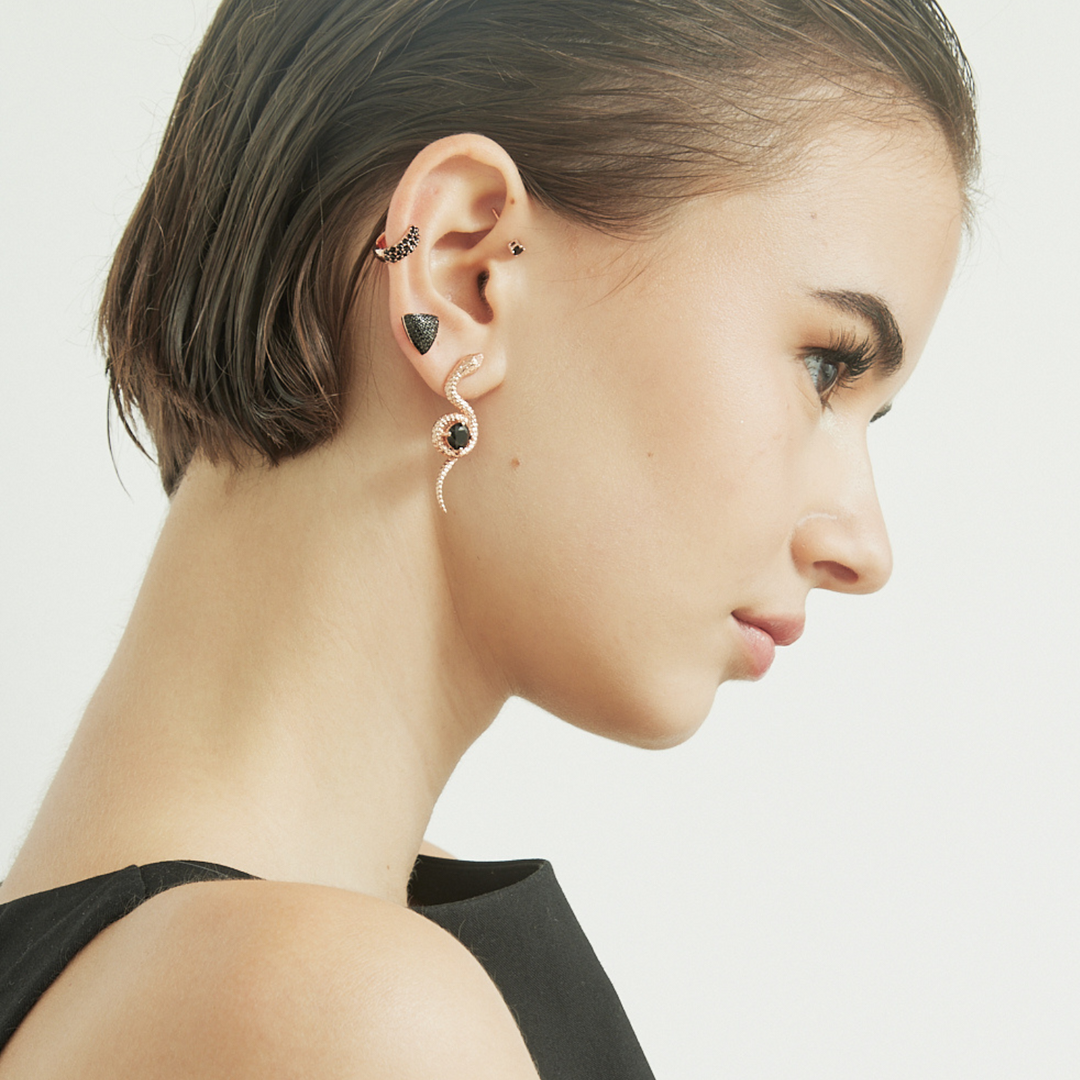PIERCING OORBEL ROSEGOUDE SPINEL LUZ